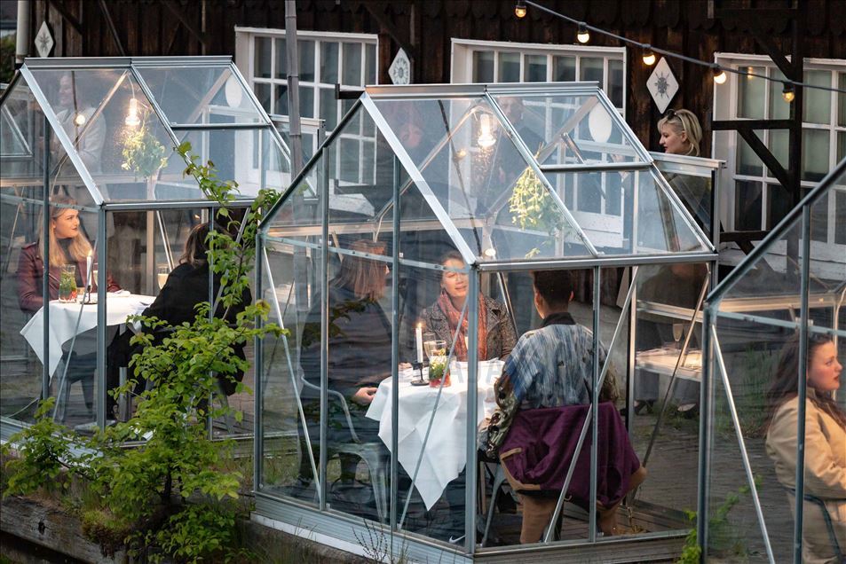 Pequeños invernaderos, la solución de un restaurante en Ámsterdam para evitar la propagación del coronavirus