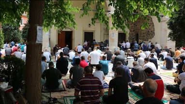 Maqedoni e Veriut, falet namazi i parë i xhumasë pas ndërprerjes dymujore