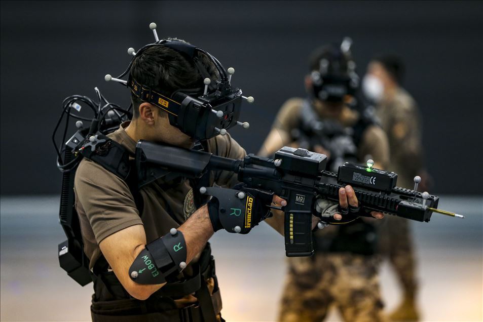 Turqi, policët e operacioneve speciale përgatiten në mjedis virtual për kushtet konfliktuale