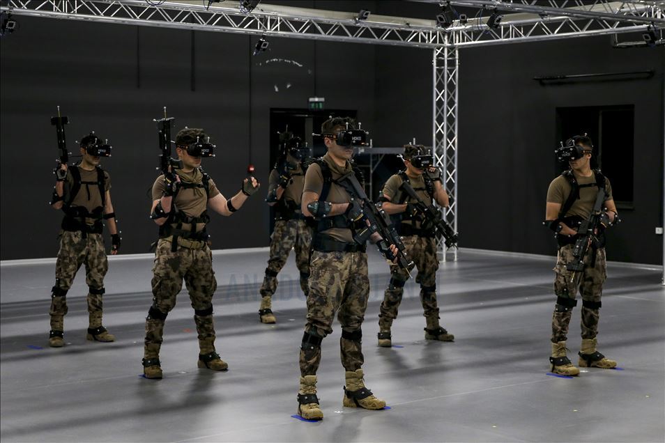 Turqi, policët e operacioneve speciale përgatiten në mjedis virtual për kushtet konfliktuale