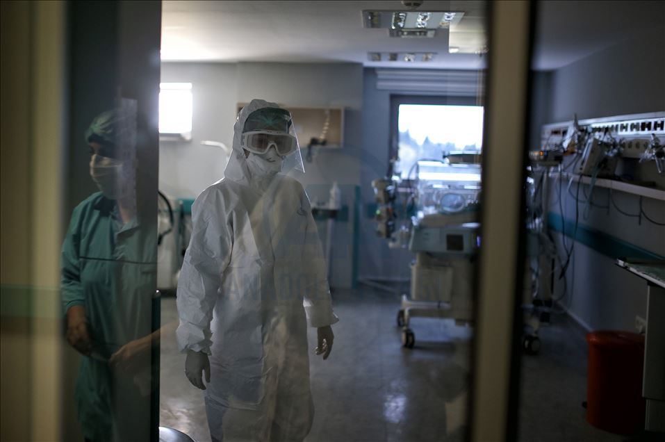Tarihi hastanenin koridorları pandemiye inat bebek sesiyle yankılanıyor