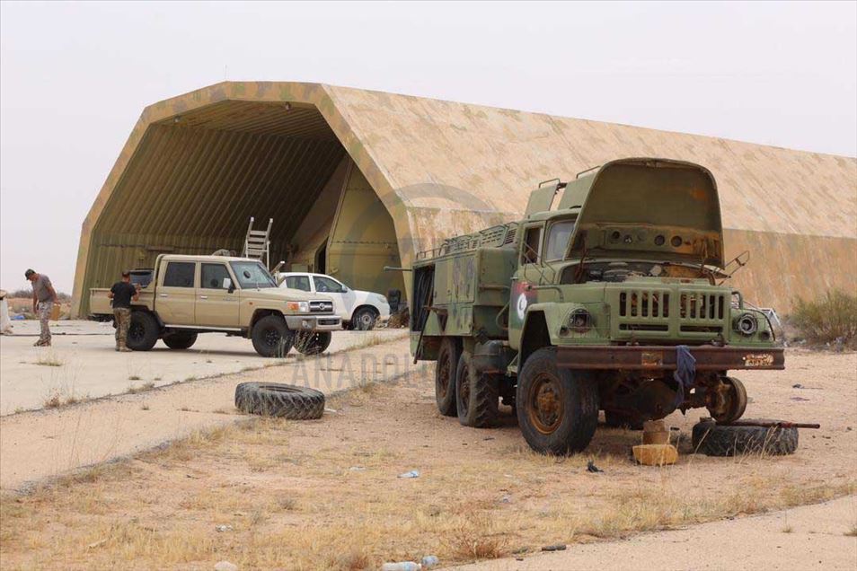 أعلنت قوات الحكومة الليبية، الإثني