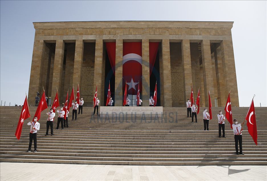 Турция отмечает 101-ю годовщину национально-освободительной борьбы 13