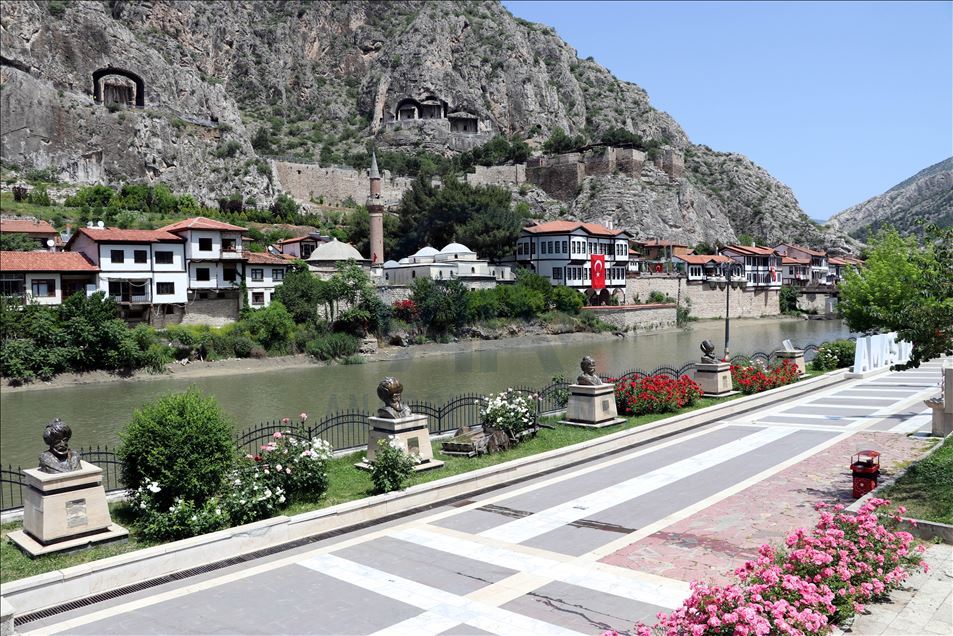 Amasya'da "Evde kal" çağrısına büyük oranda uyuluyor