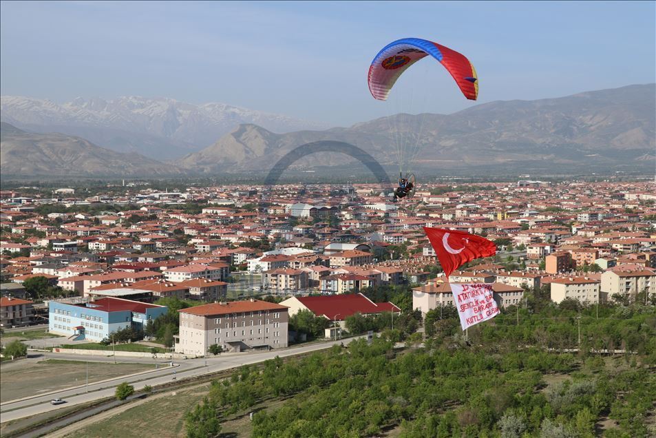 Турция отмечает 101-ю годовщину национально-освободительной борьбы 30