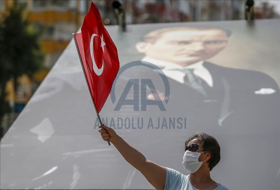 Турция отмечает 101-ю годовщину национально-освободительной борьбы 24
