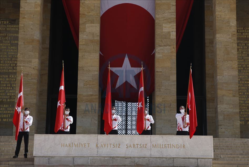 Турция отмечает 101-ю годовщину национально-освободительной борьбы 12