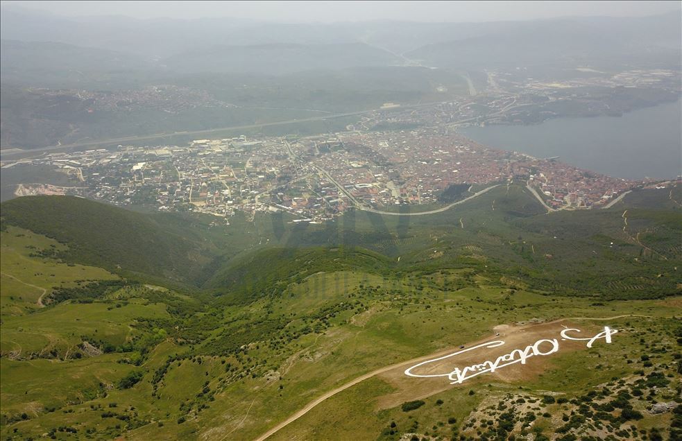 Bursa'da tepeye Atatürk'ün dev imzası çizildi