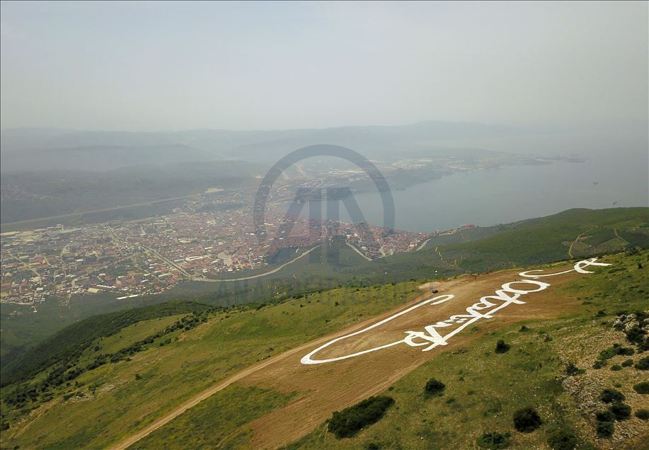 Bursa'da tepeye Atatürk'ün dev imzası çizildi