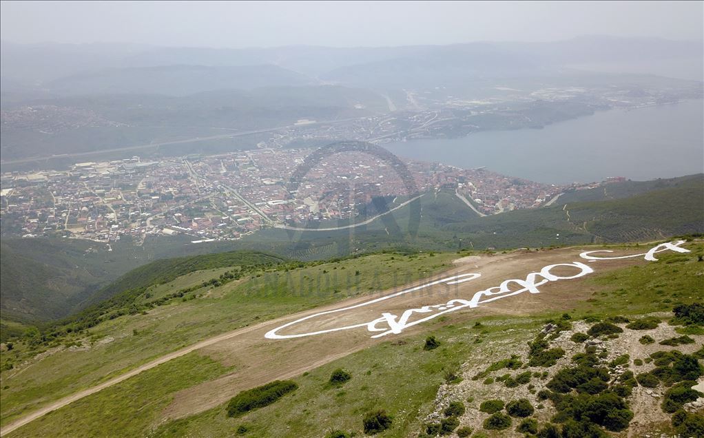 Bursa'da tepeye Atatürk'ün dev imzası çizildi