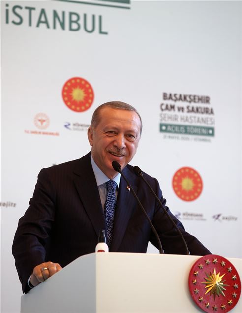 اردوغان: استانبول همزمان به مرکز بین المللی پزشکی تبدیل شده است