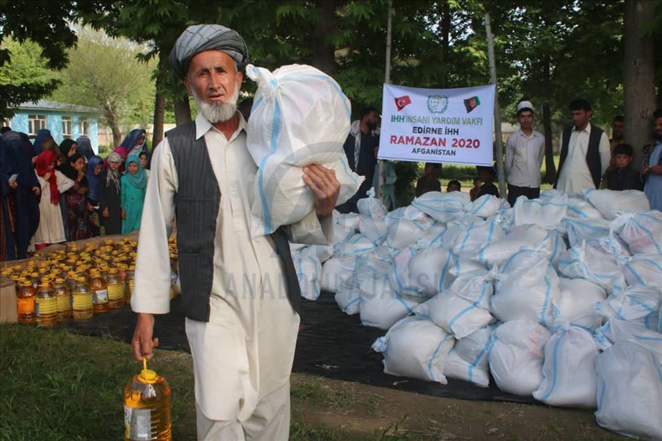 کمک‌های بنیاد همیاری‌های بشری ترکیه برای نیازمندان افغانستان