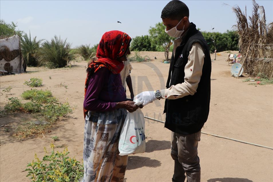 توزیع کمک‌های بشردوستانه ترکیه به نیازمندان یمنی

