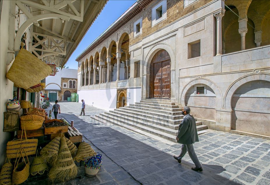 Tunus'ta koronavirüs gölgesinde ramazan