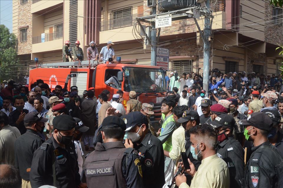 Pakistan'da yolcu uçağı düştü