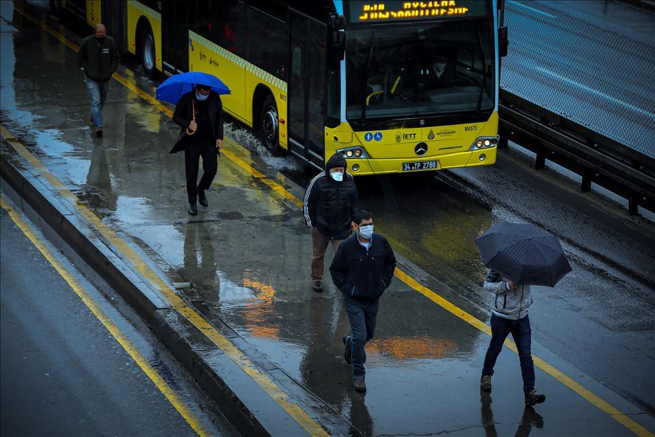 İstanbul'da olumsuz hava şartları etkili oluyor
