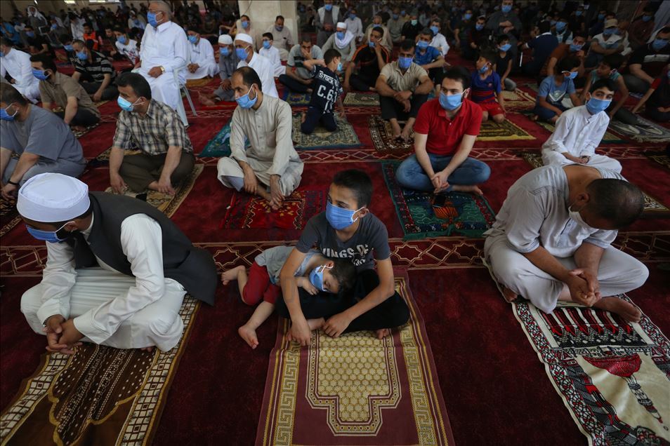 Gazze'de ramazan ayının son cuma namazı