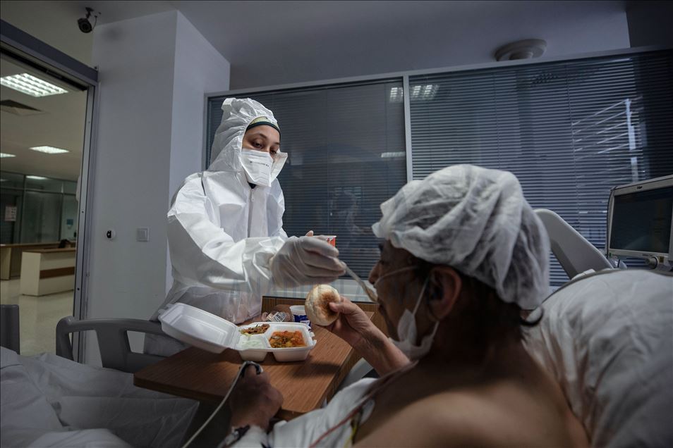 Türkiye'nin ilk pandemi hastanelerinden Tuzla Devlet Hastanesi'nde yüzler gülüyor