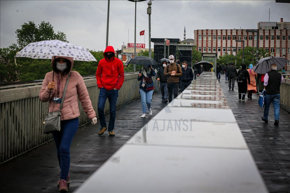 İstanbul'da olumsuz hava şartları etkili oluyor