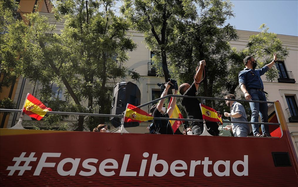 Caravanas de la 'ultraderecha' circularon por Madrid en protesta contra el Gobierno español 