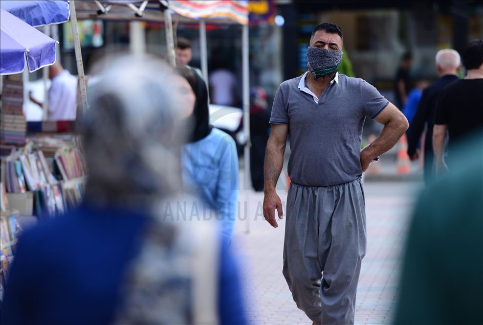 پابهندبوون به رێنماییه تهندروستییهكان له جهژندا هاووڵاتییانی دابهشی سهر دوو بهره كردووه