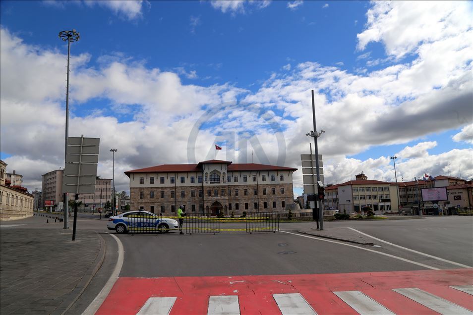 Sokağa çıkma kısıtlamasının ardından Sivas sessizliğe büründü