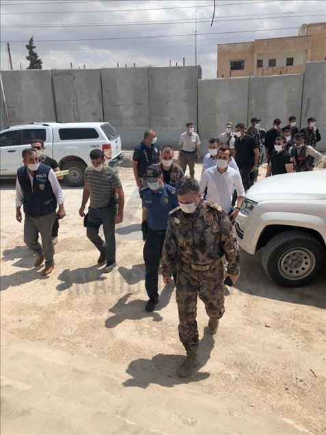 Tel Abyad'da güvenlik güçleri bayramlaştı