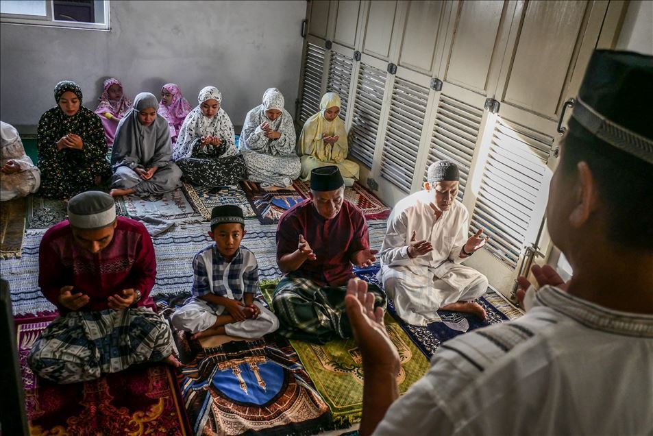 Salat Idulfitri di tengah pandemi virus korona di Jakarta