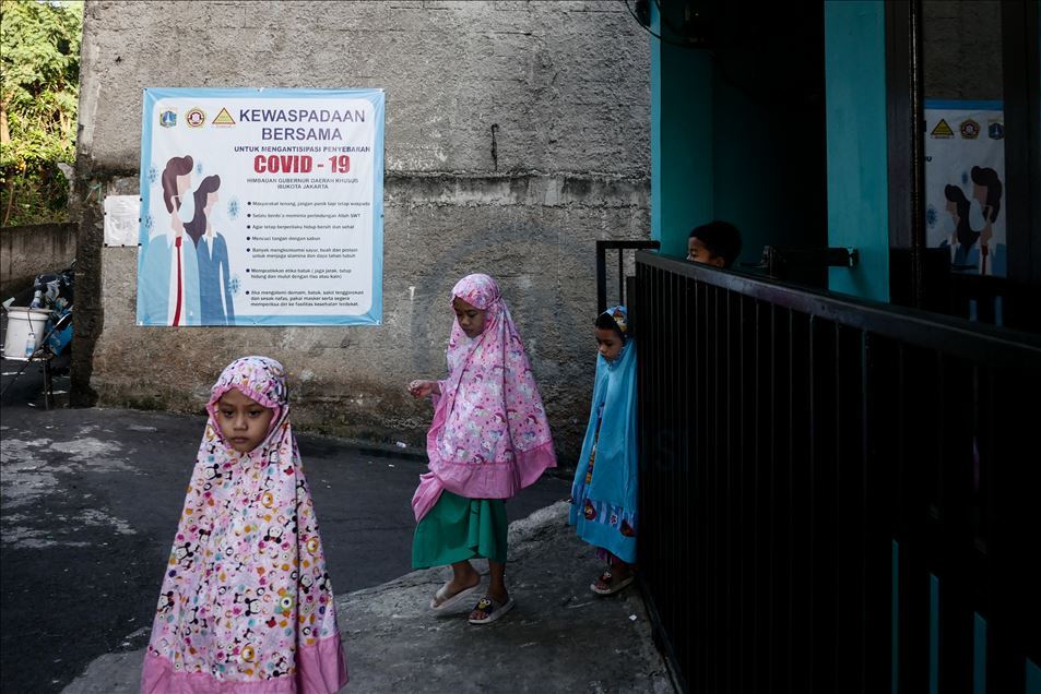 Salat Idulfitri di tengah pandemi virus korona di Jakarta
