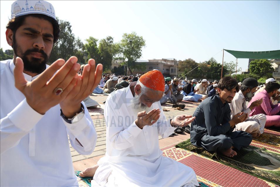 Pakistan'da Kovid-19 gölgesinde Ramazan Bayramı