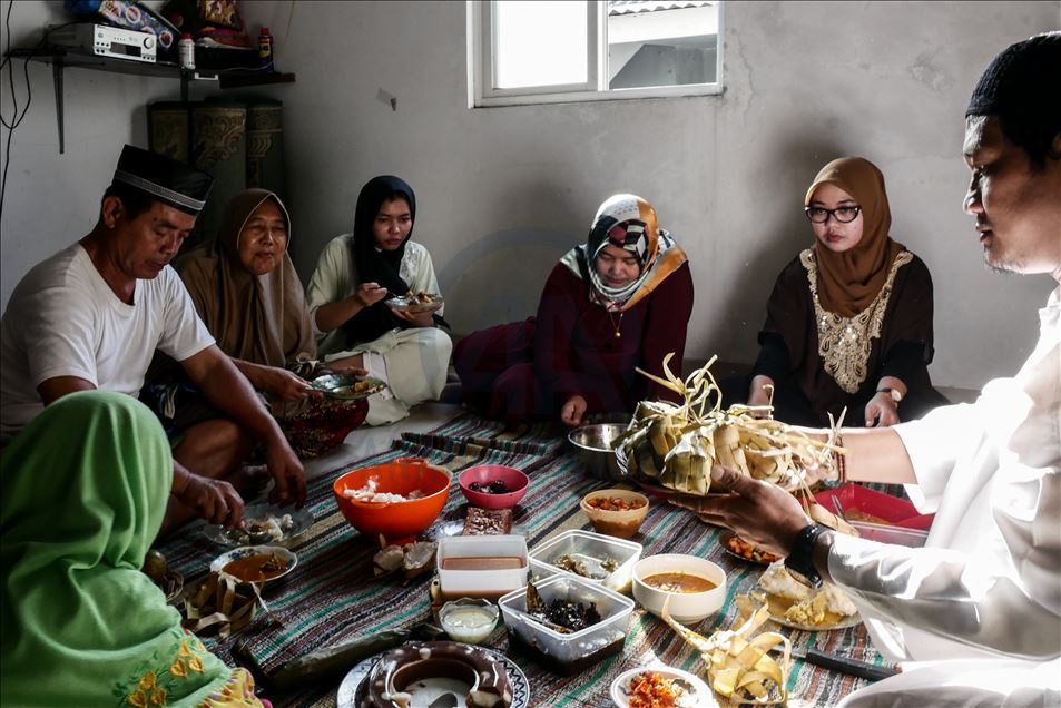 Salat Idulfitri di tengah pandemi virus korona di Jakarta