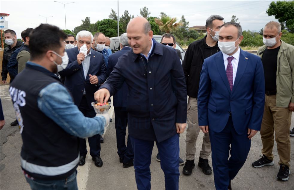 İçişleri Bakanı Soylu, Suriye'de görevli özel harekat polisleriyle bayramlaştı