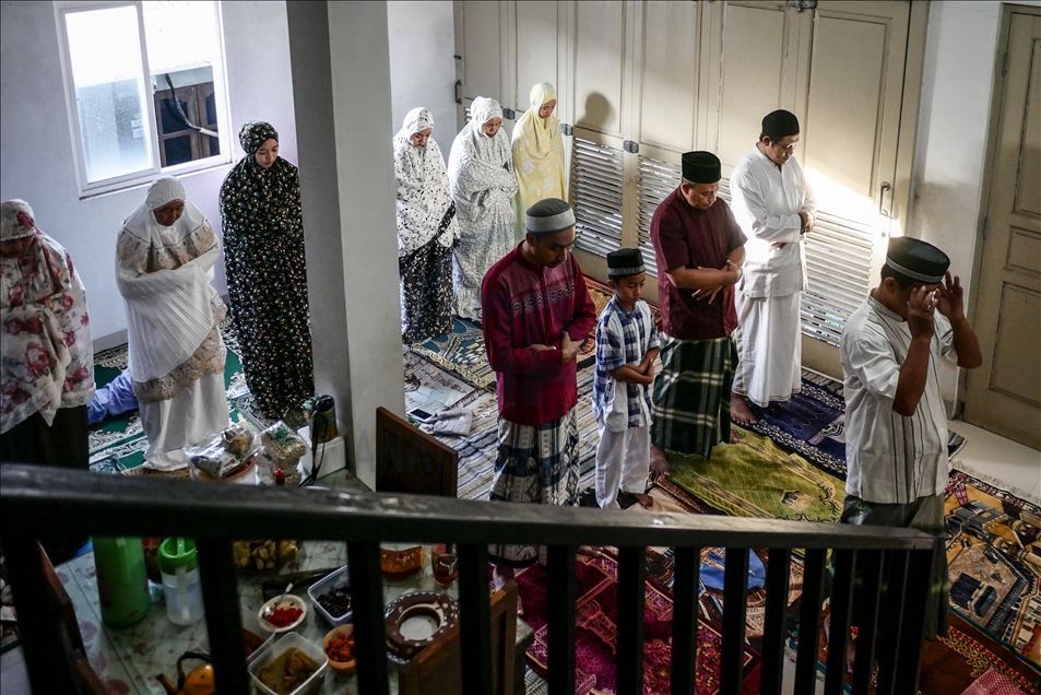 Salat Idulfitri di tengah pandemi virus korona di Jakarta