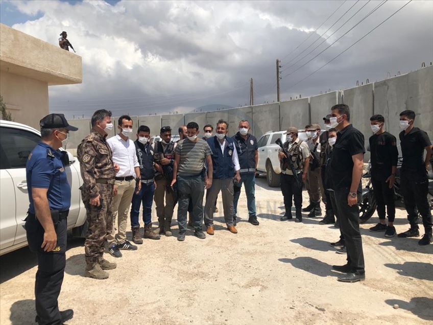Tel Abyad'da güvenlik güçleri bayramlaştı
