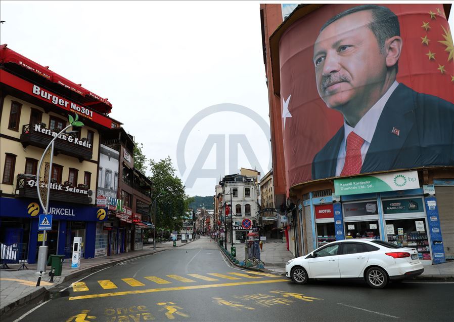 Orta ve Doğu Karadeniz'de Ramazan Bayramı'nın ikinci gününde sokaklar sessiz