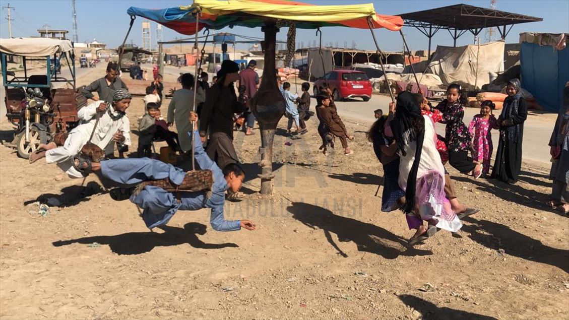 استقبال مردم افغانستان از عید فطر در سایه آتش‌بس