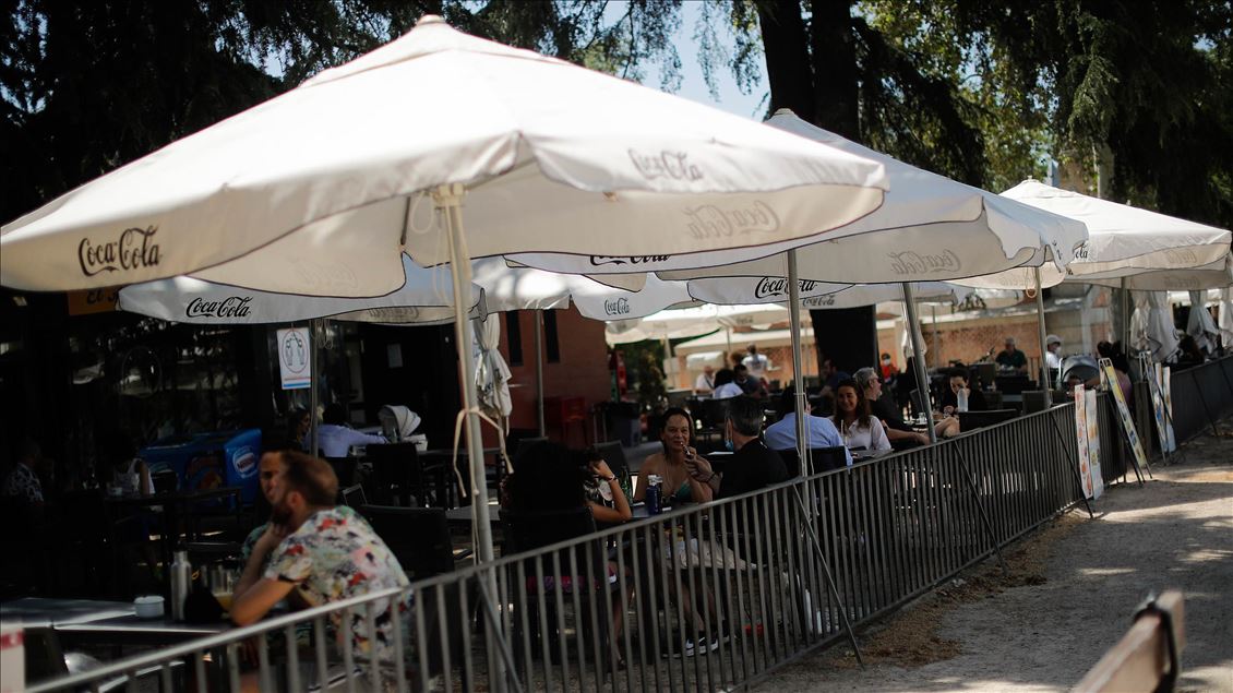 Sidewalk cafes, restaurants reopened in Spain 