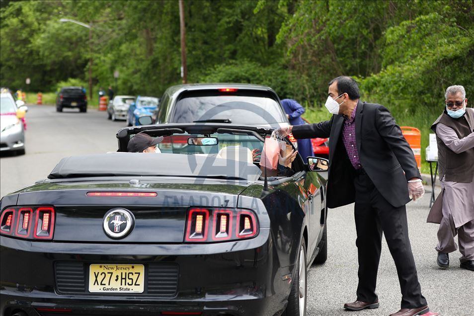 Мусульмане в США поздравили друг друга «не выходя из машины» 5