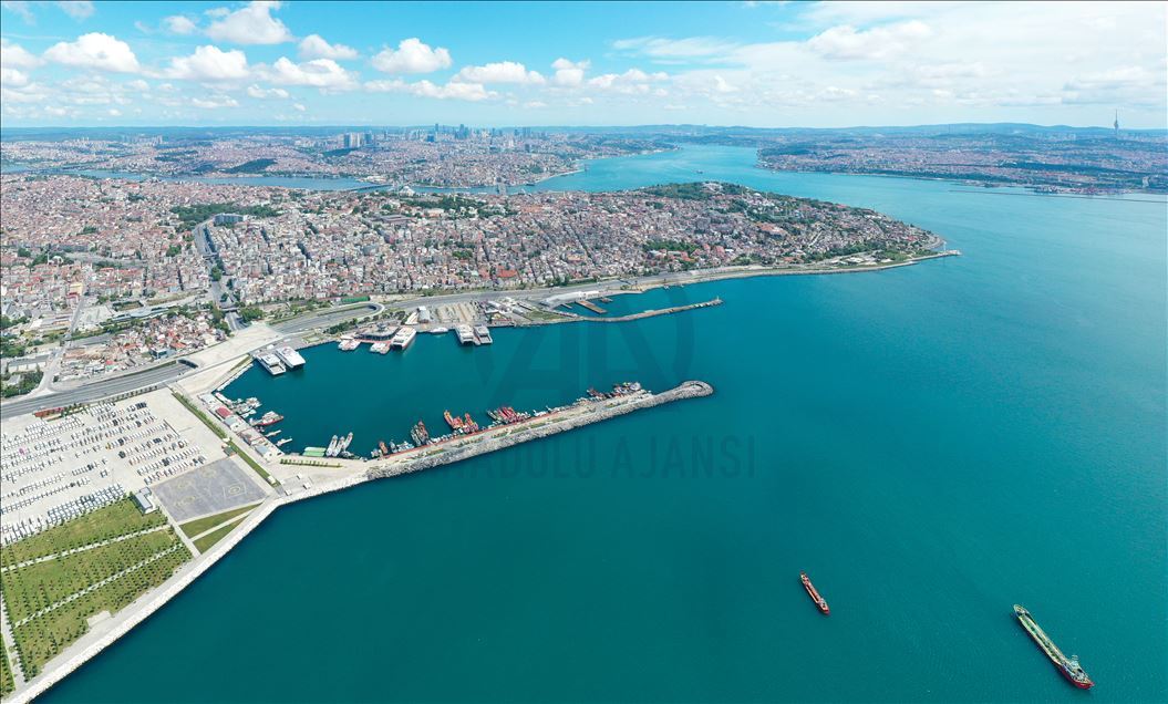 Bosphorus change color