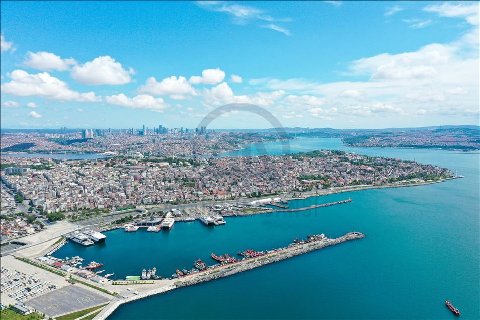 İstanbul Boğazı turkuaza büründü 