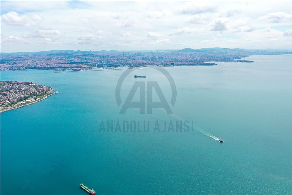 Bosphorus change color