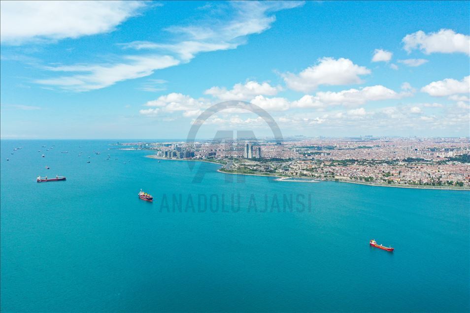 Bosphorus change color