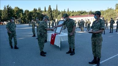 Kışlalarda Kovid-19 tedbirlerine uygun bayramlaşma