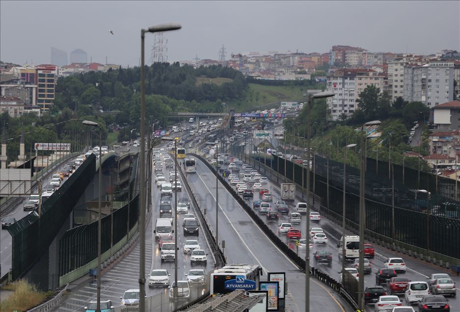 İstanbul'da trafik yoğunluğu arttı