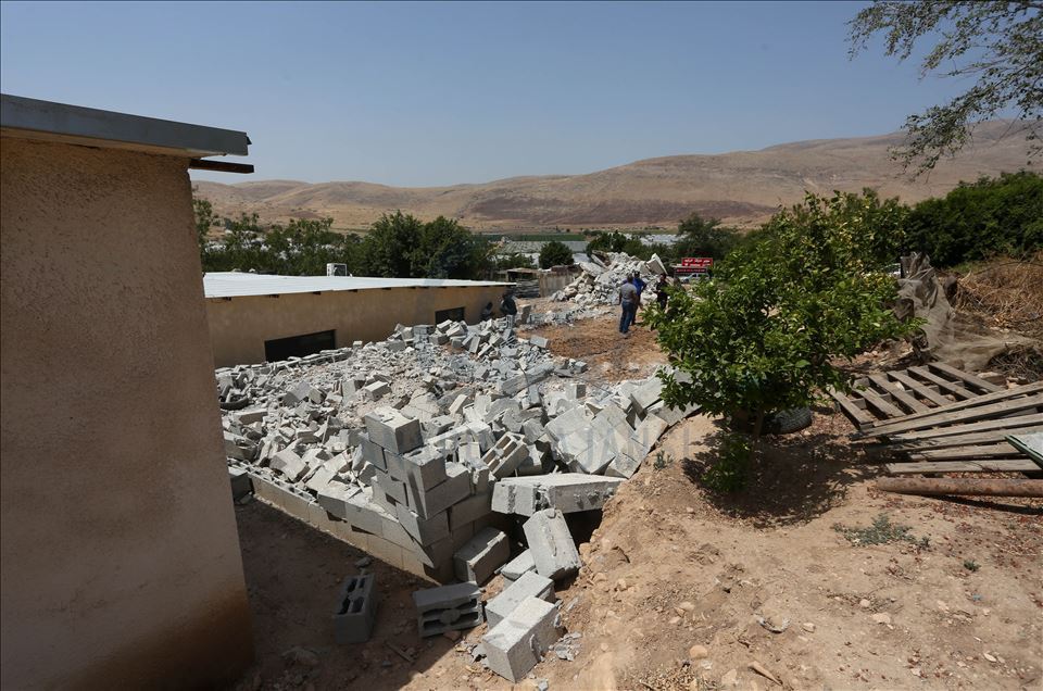 İsrail güçleri Batı Şeria'da bir Filistinliye ait evi yıktı