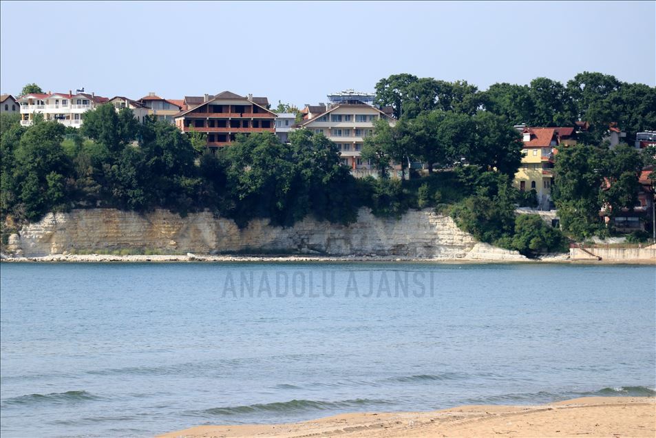 Пляжи района Кандыра готовятся к туристическому сезону