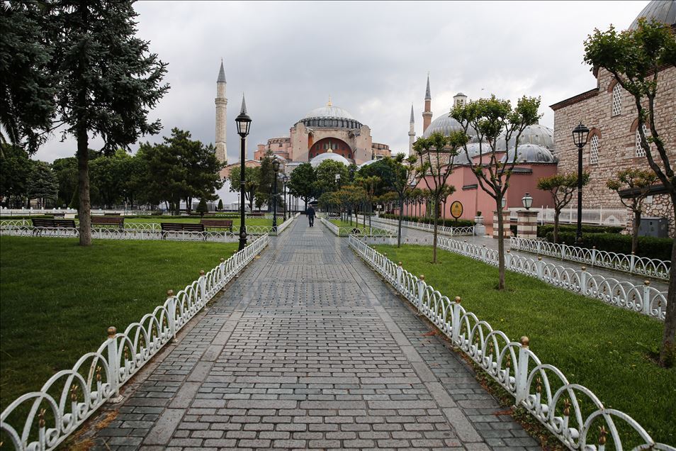 İstanbul'da "Evde kal" çağrısına kısmen uyuluyor