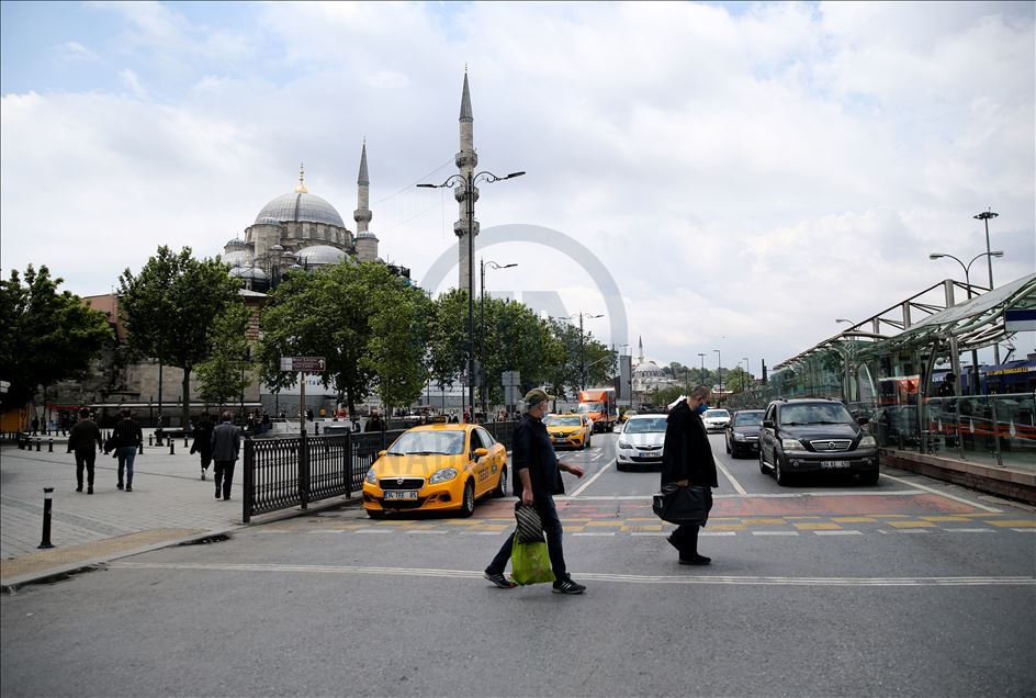 İstanbul'da "Evde kal" çağrısına kısmen uyuluyor