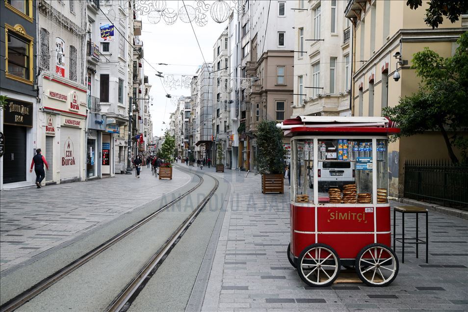 İstanbul'da "Evde kal" çağrısına kısmen uyuluyor