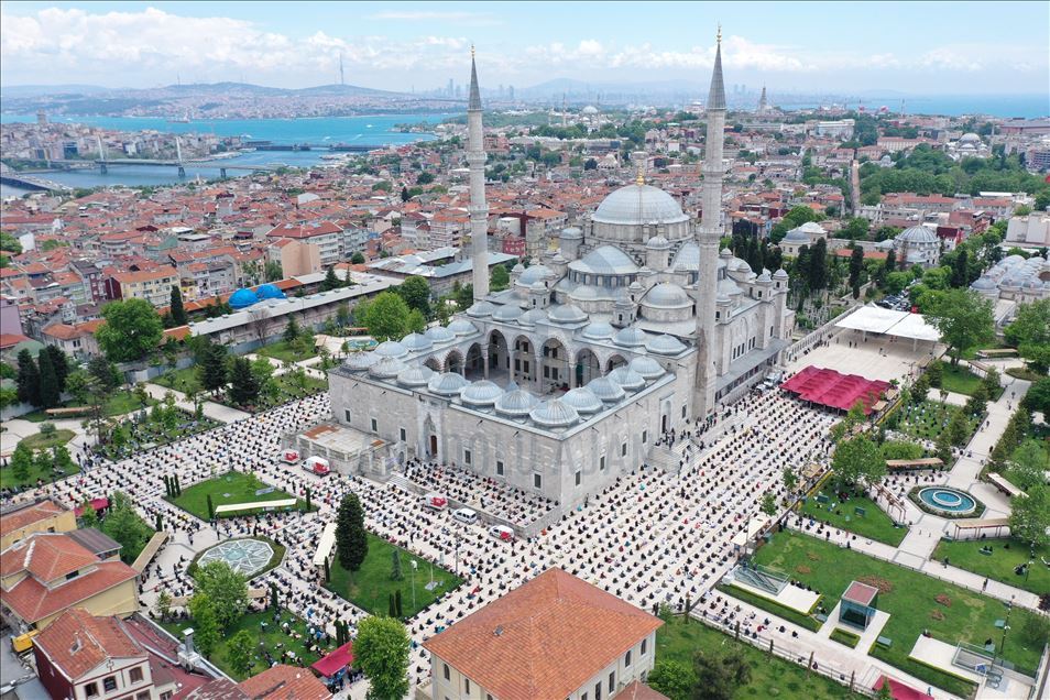 Turska: Nakon pauze zbog COVID-19 obavljena džuma-namaz